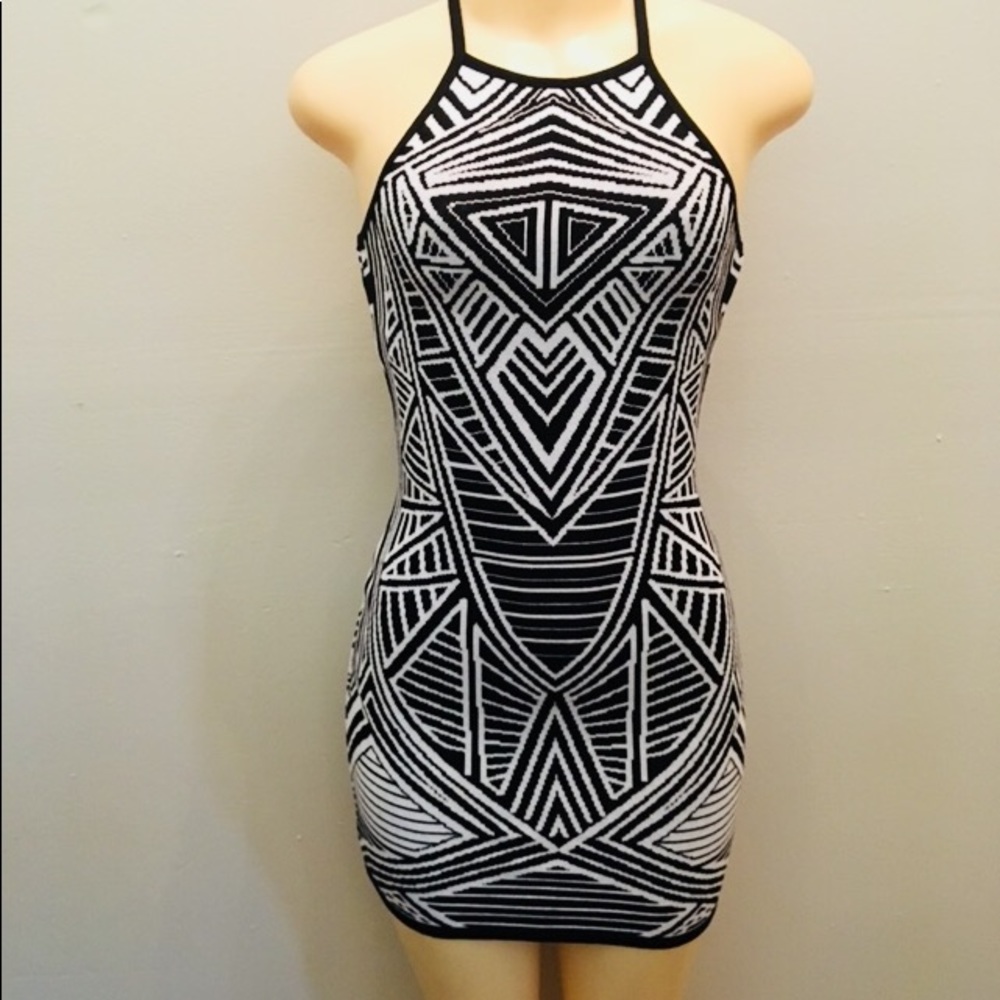 Dress - Picture 2 of 7